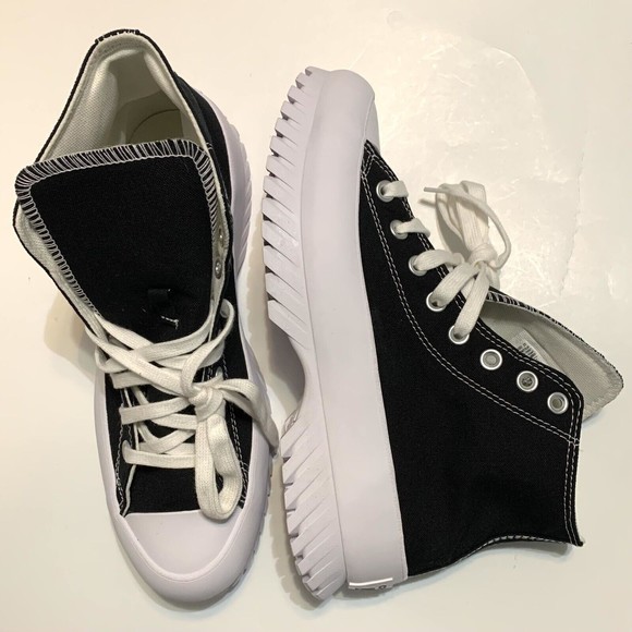 Converse Chuck Taylor All Star Lugged 2.0 High Top Black Canvas Womens Size 9.5